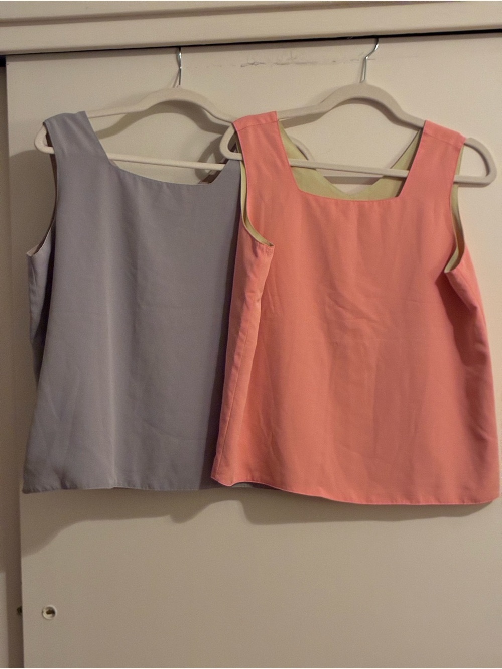 Square-Neck Sleeveless Camisole in Coral and Light Gray
